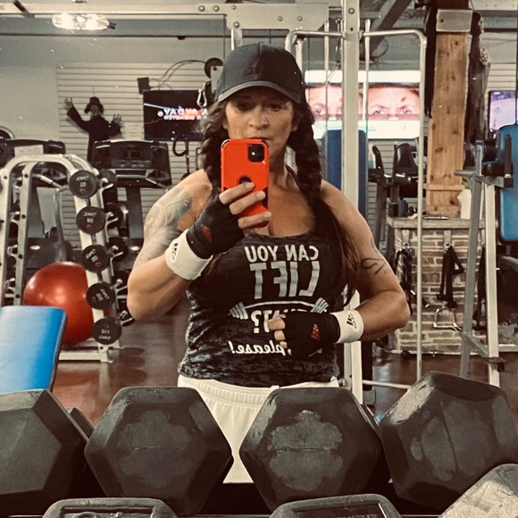 Meet your Posher, Sylvia - Picture 1 of 4